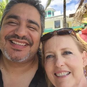 Meet your Posher, Roxanne